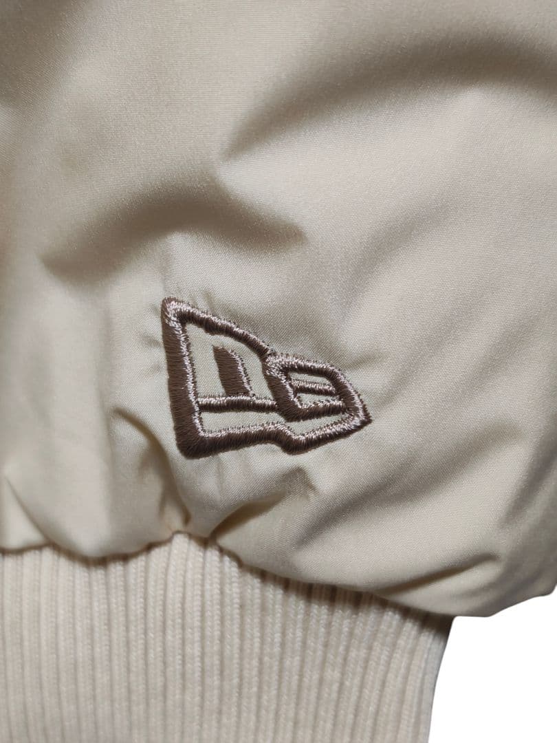 NEW ERA ニューエラ×ドジャース　ダウンジャケット　ベージュ　M