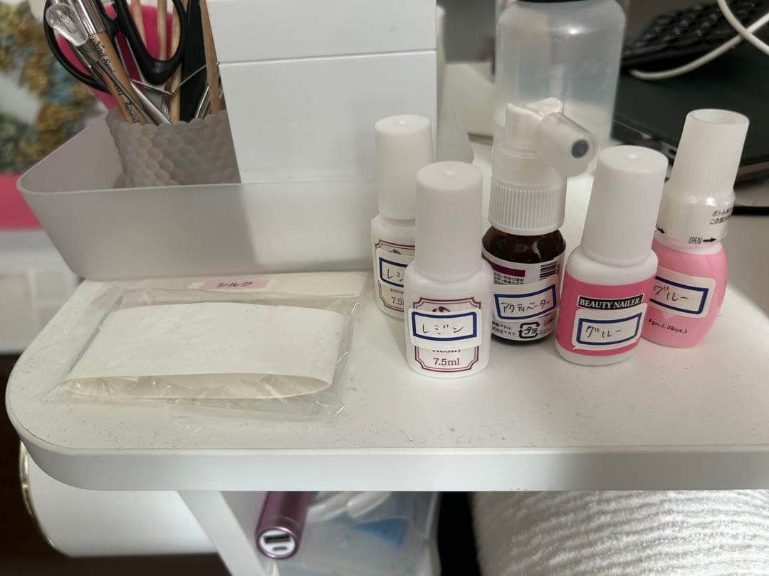 お得ネイリスト検定用品セット（ツール、ブラシ、容器付き）