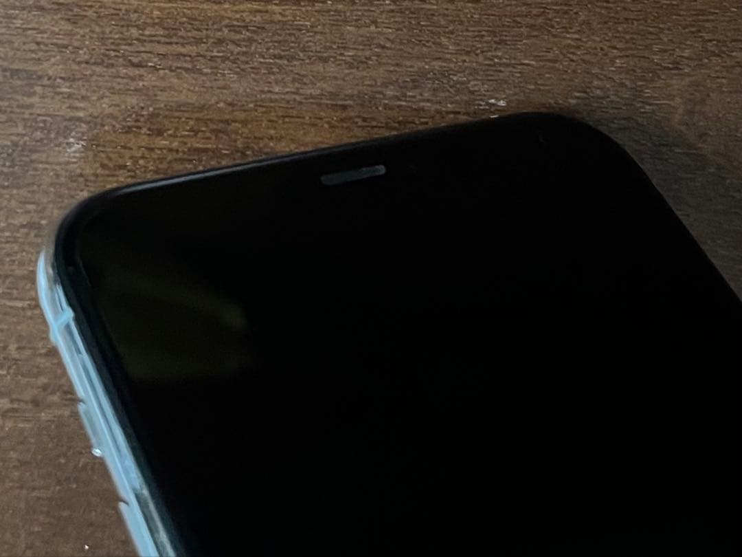 iPhone 11 Pro 64GB シルバー 付属品完備 純正ケース付