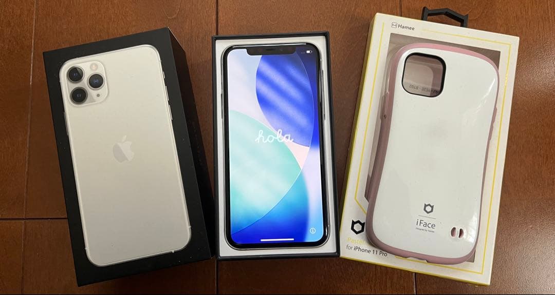 iPhone 11 Pro 64GB シルバー 付属品完備 純正ケース付