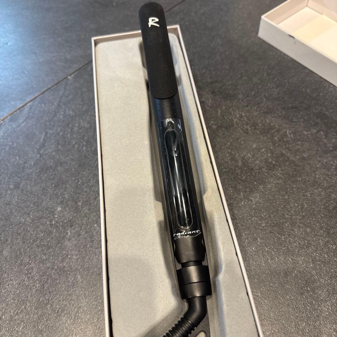 【送料無料】新品未使用radiantR ストレートヘアアイロン ブラック