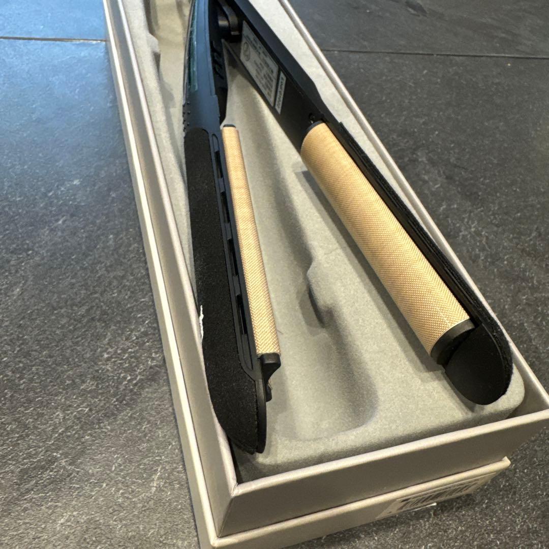 【送料無料】新品未使用radiantR ストレートヘアアイロン ブラック