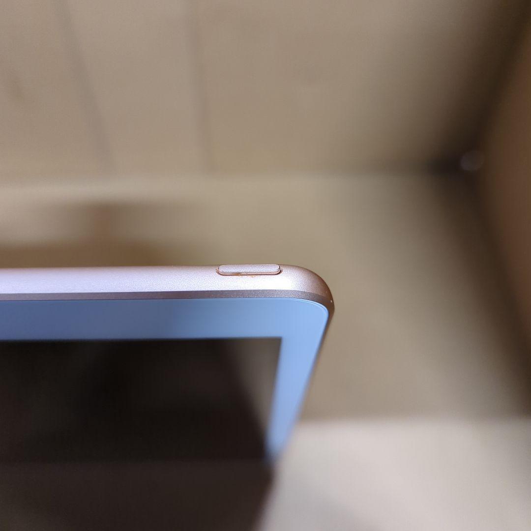 iPad 第8世代 128GB ゴールド Wi-Fiモデル