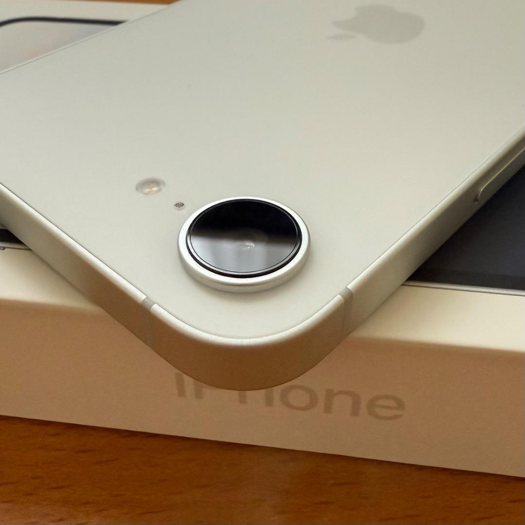 【美品】iPhone 16e 128GB ホワイト SIMフリーApple購入品