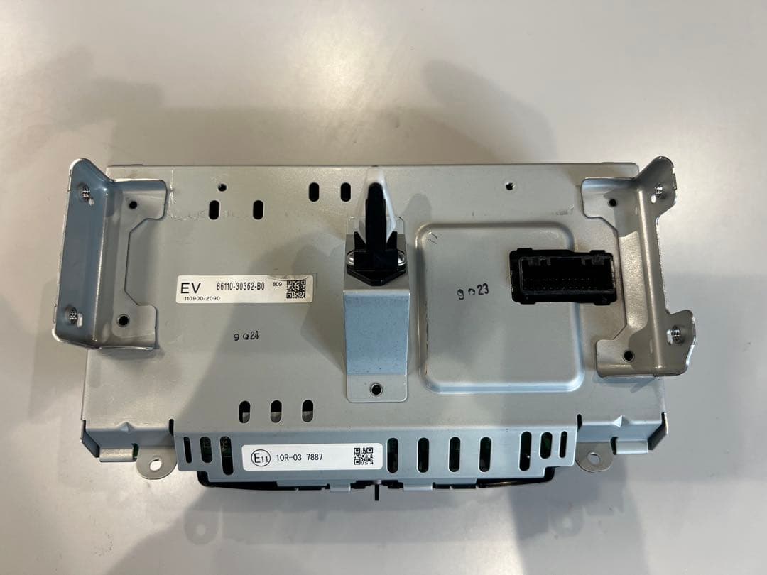 トヨタ 純正 210クラウンエアコンスイッチパネル　86110-30362-B0