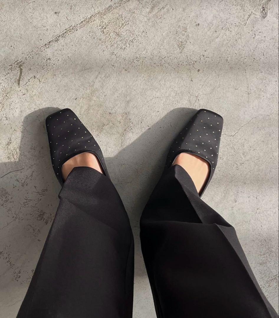 【値下げ中！8500円→8000円】黒色＊スクエア型＊ドットフラットシューズ