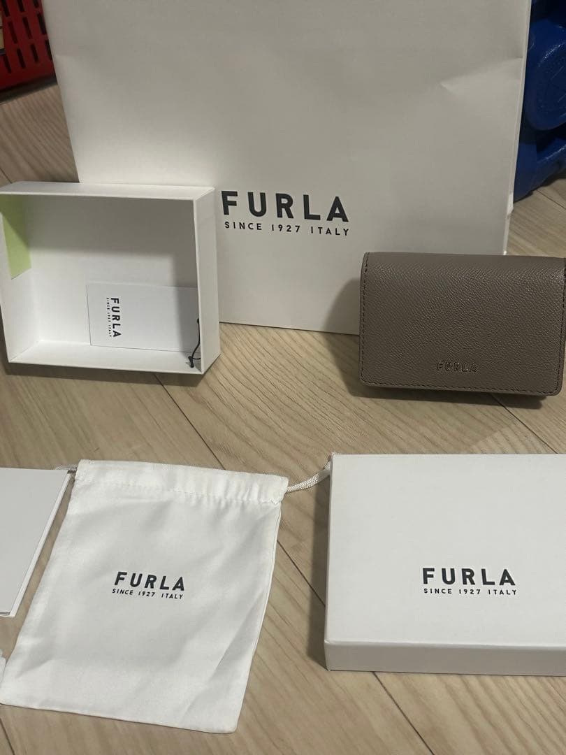 FURLA 名刺入れ グレー
