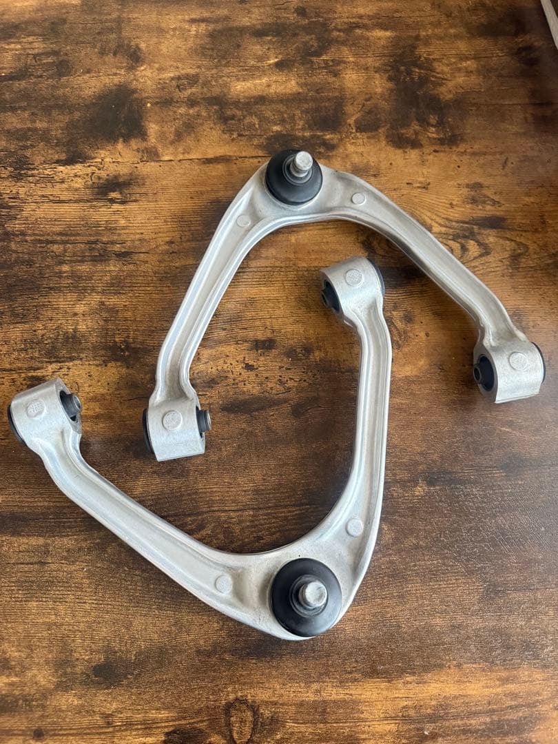 V36スカイラインセダン 純正アッパーアーム y51フーガ、ckv36クーペ流用