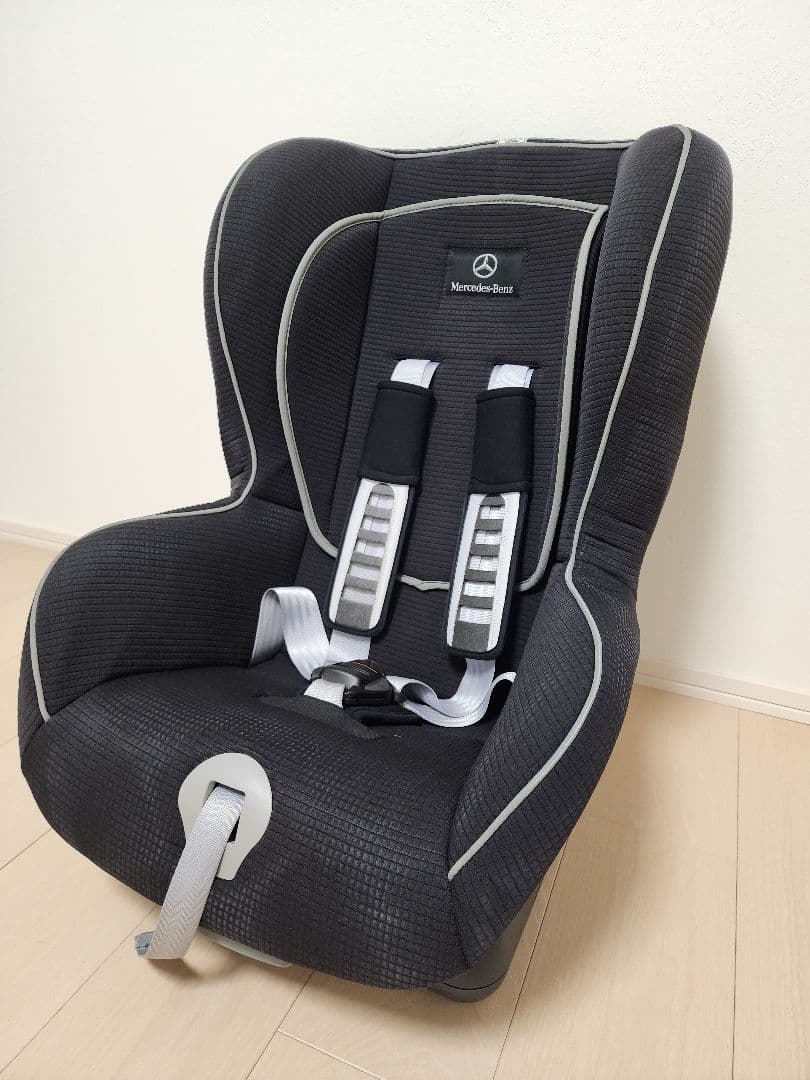 メルセデス・ベンツ純正　 チャイルドシート クリーニング済み