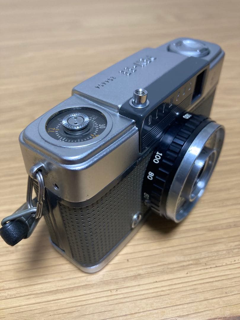OLYMPUS PEN EE 歴史を感じるカバー付