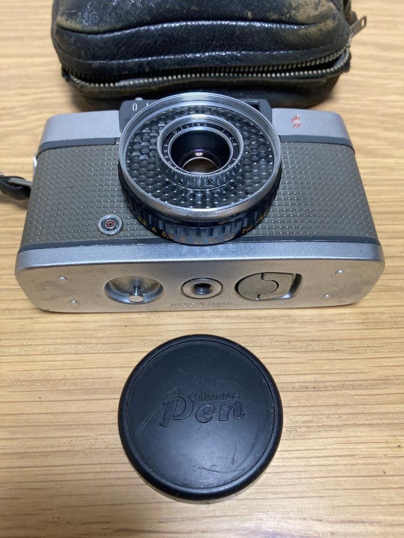 OLYMPUS PEN EE 歴史を感じるカバー付