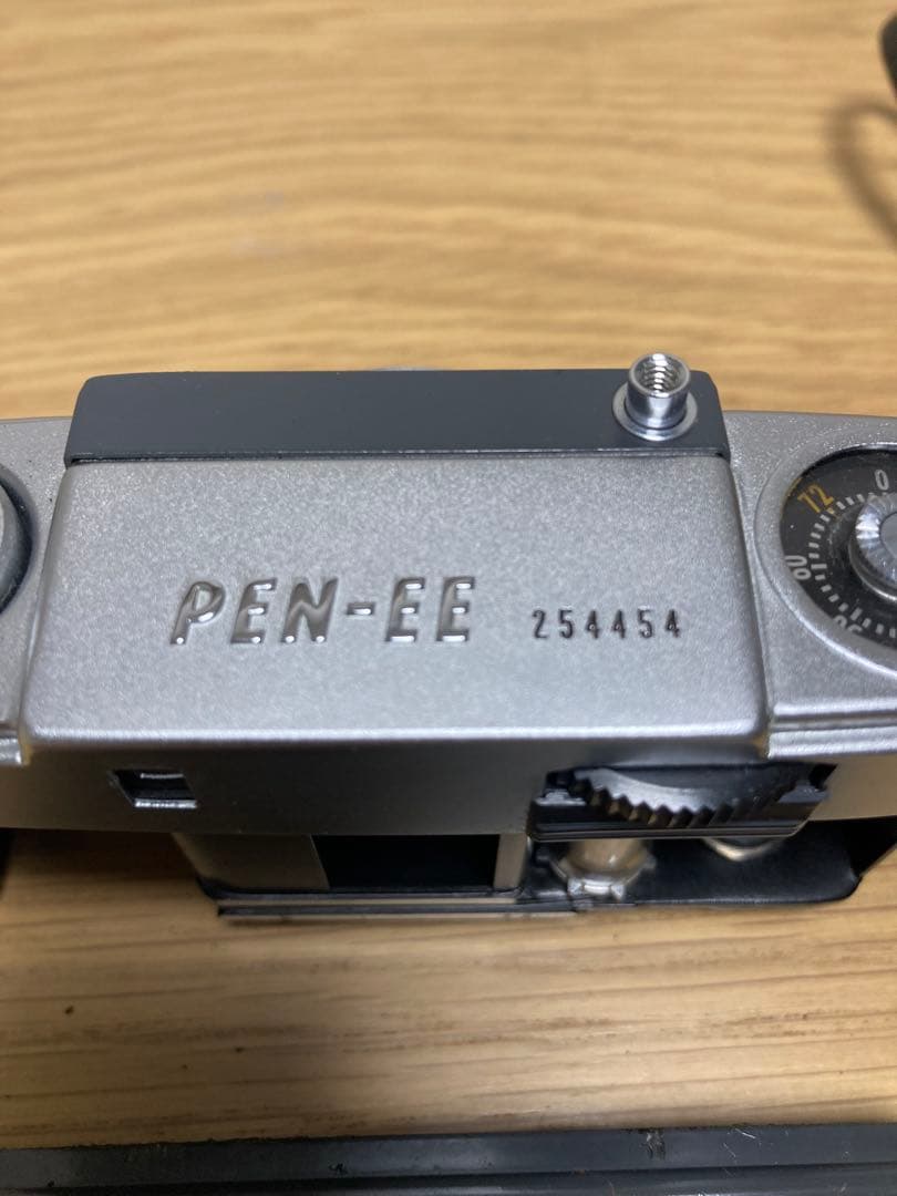 OLYMPUS PEN EE 歴史を感じるカバー付