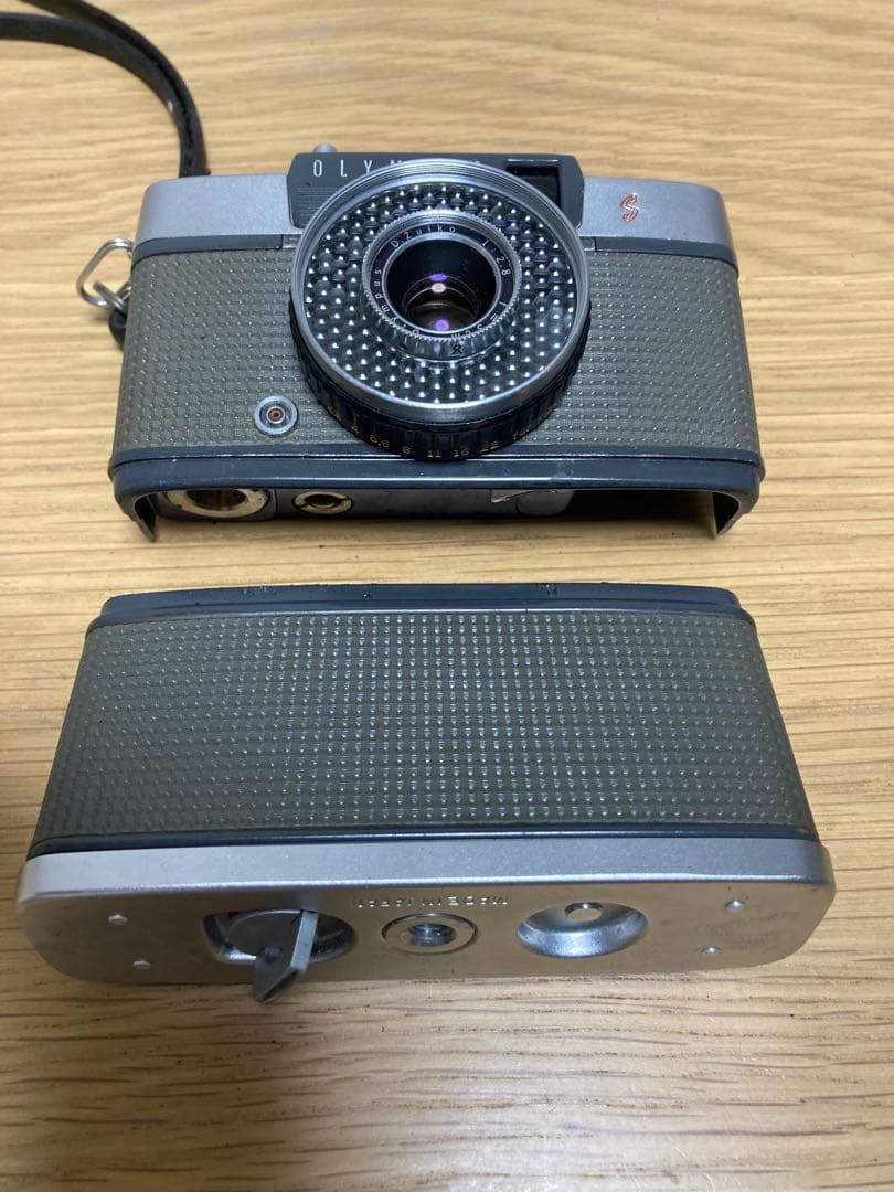 OLYMPUS PEN EE 歴史を感じるカバー付