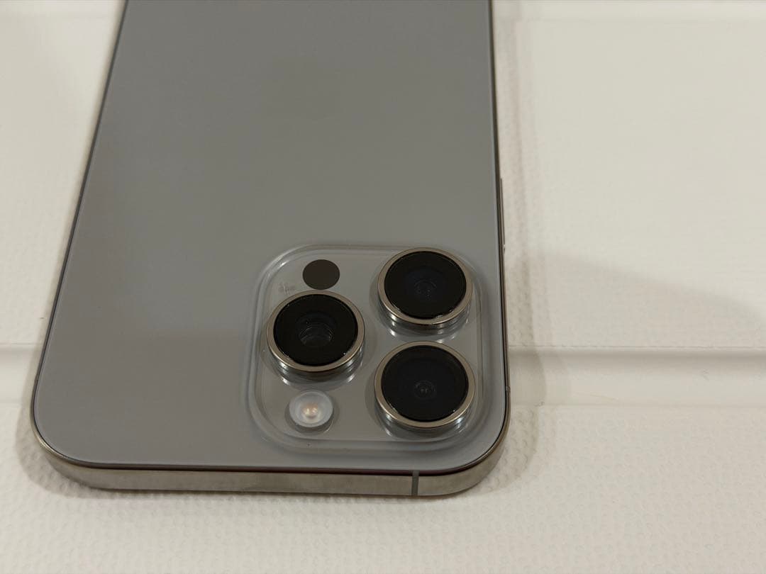 iPhone16 pro max 512GB ナチュラルチタニウム Apple版