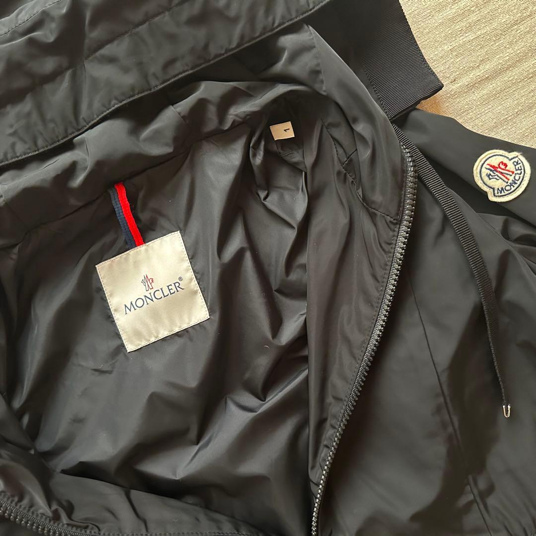 正規店購入　モンクレールTOPAZE 新品同様