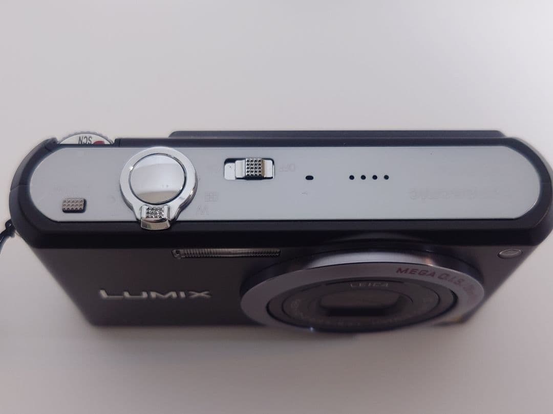 デジタルカメラ Panasonic DMC-FX100 LUMIX