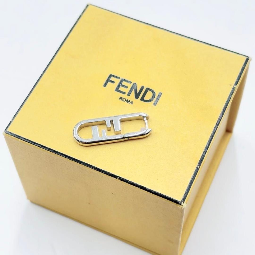 FENDI フェンディ オーロック ピアス 片耳 シルバー