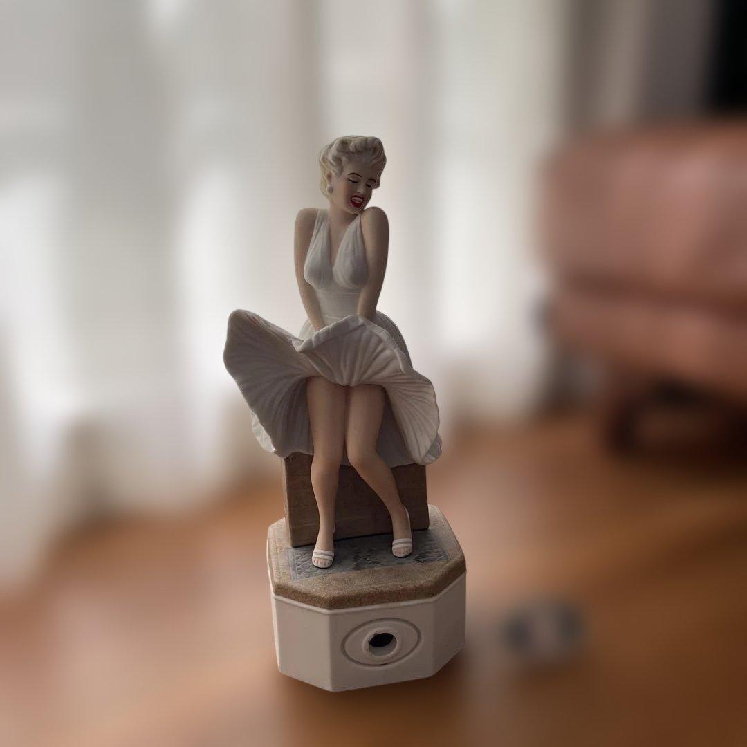 マリリンモンロー「七年目の浮気」陶器ボトル 開栓済