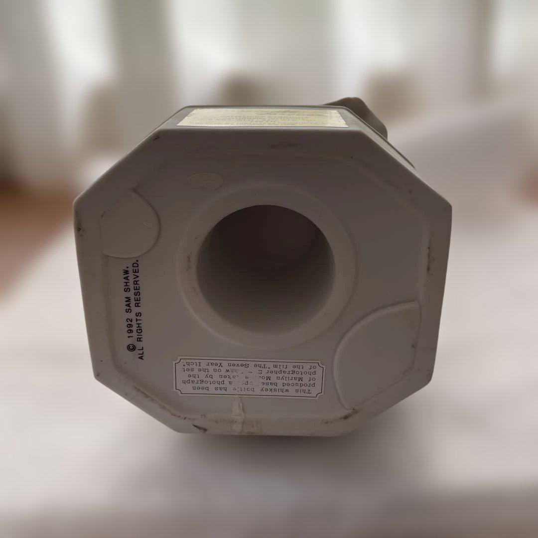 マリリンモンロー「七年目の浮気」陶器ボトル 開栓済