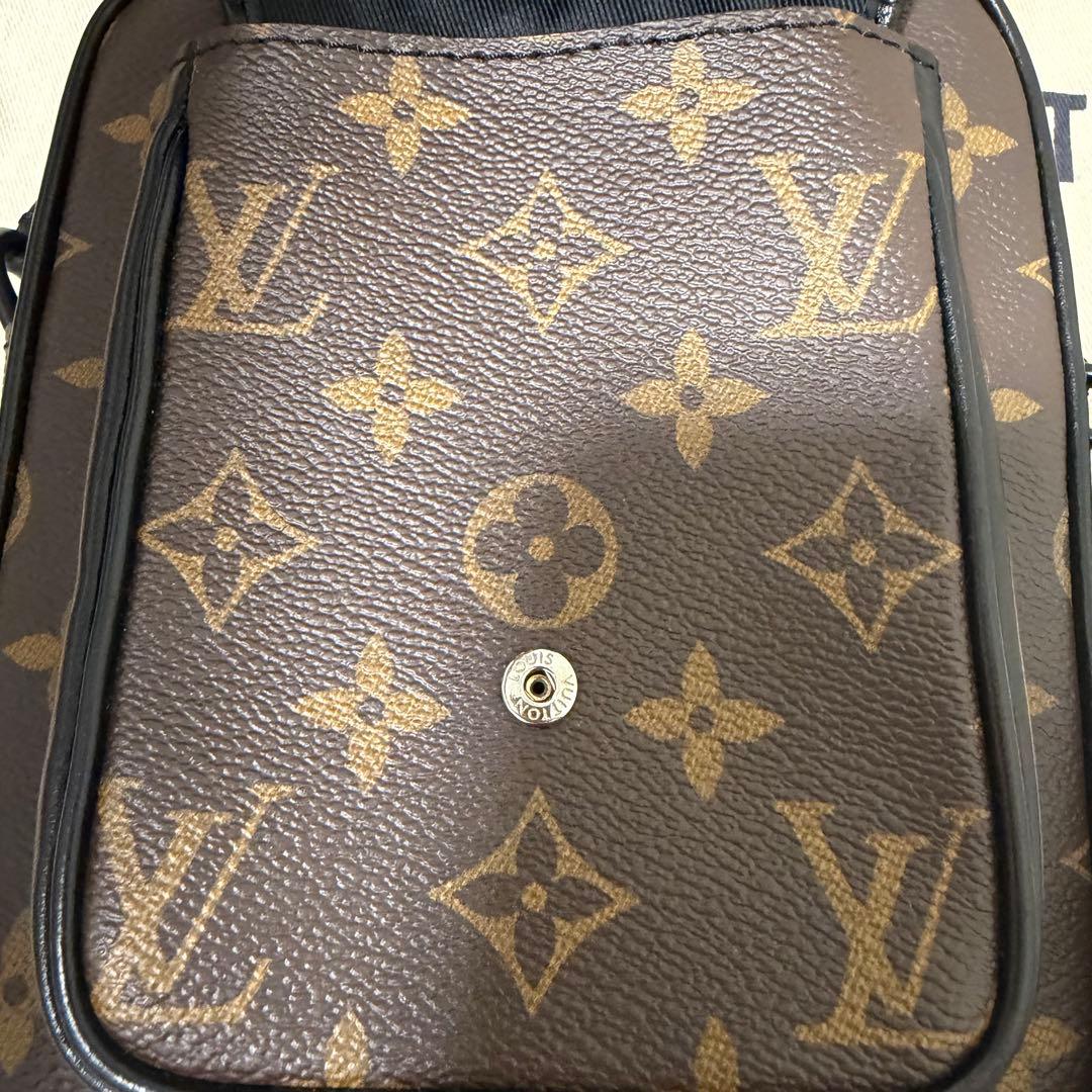 LOUIS VUITTON クリストファー ウェアラブル ウォレット