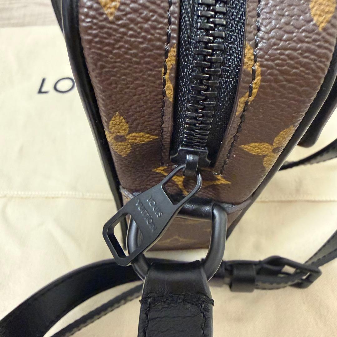 LOUIS VUITTON クリストファー ウェアラブル ウォレット