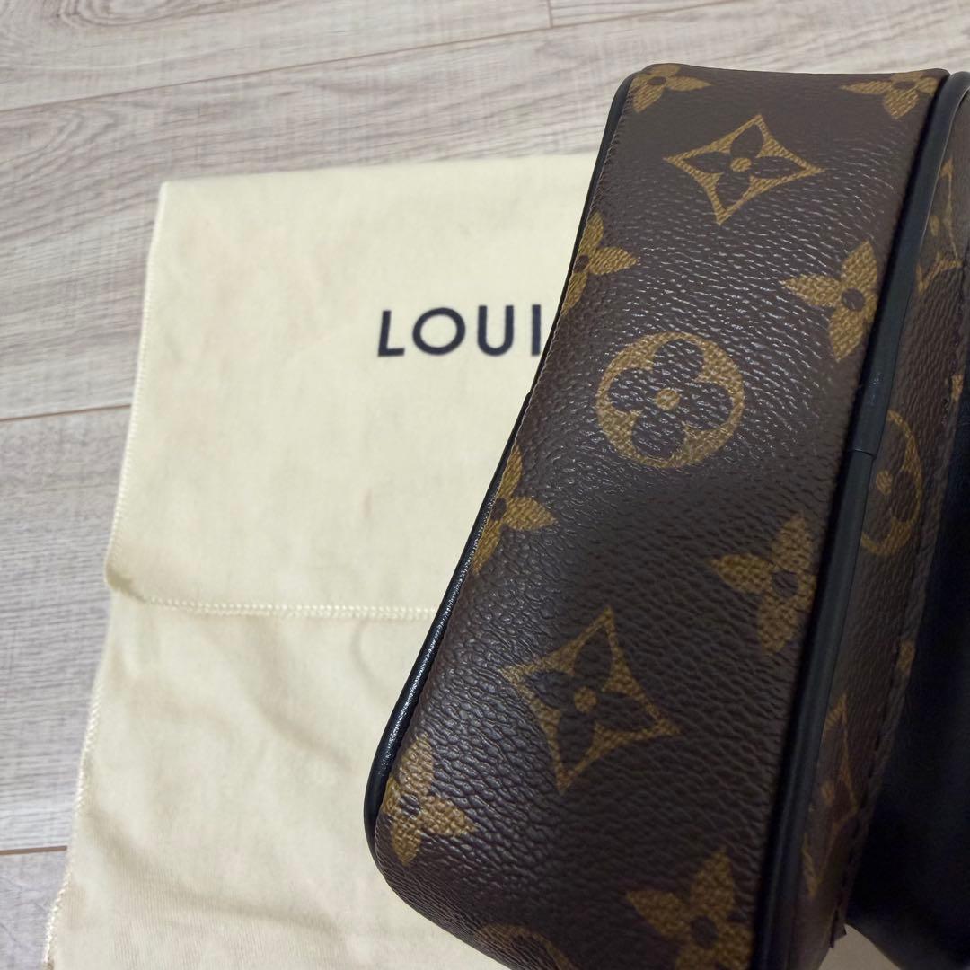 LOUIS VUITTON クリストファー ウェアラブル ウォレット