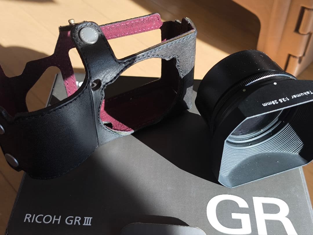RICOH GR III +GW-4 +本体本革カバー+GA-1（2つ）
