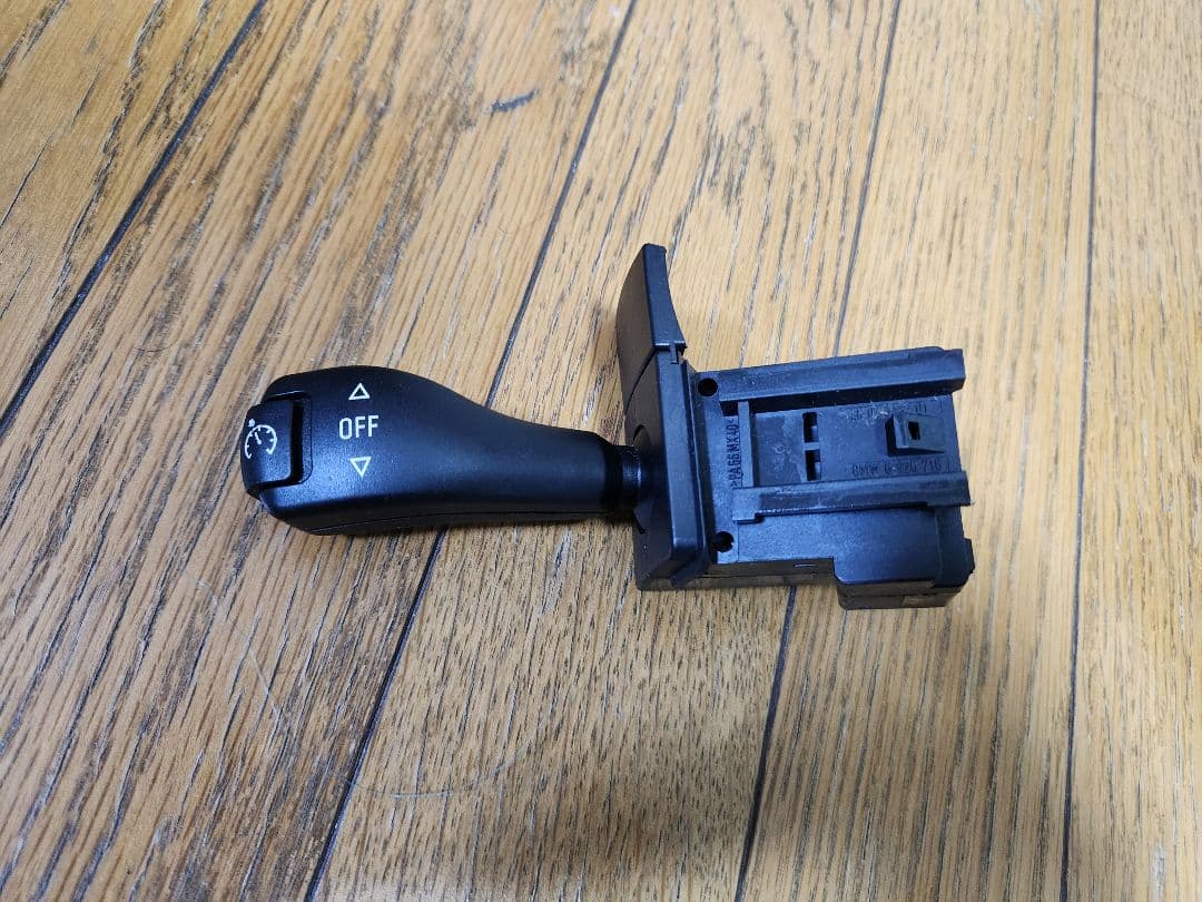 希少  E85 オートクルーズコントロールスイッチ