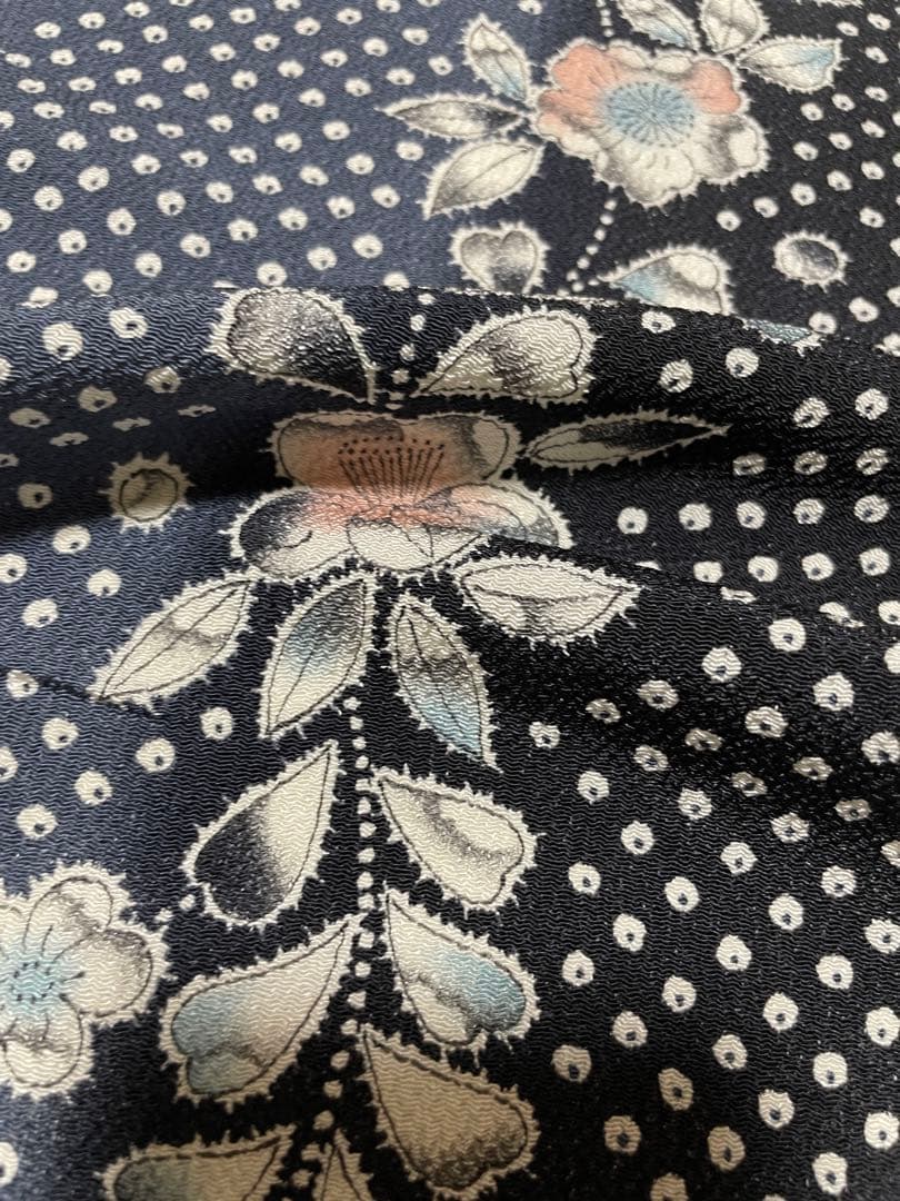 ★黒地の辻ヶ花模様の反物　m3825