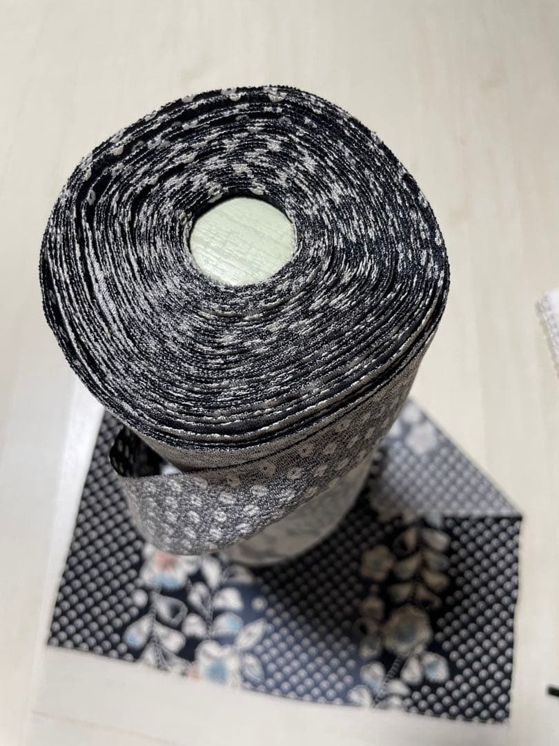 ★黒地の辻ヶ花模様の反物　m3825