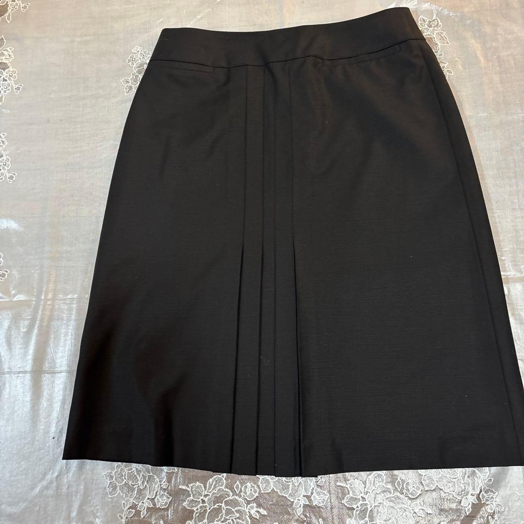 [美品]23区 スーツ黒 大きいサイズ size44 (中写真必見下さい)