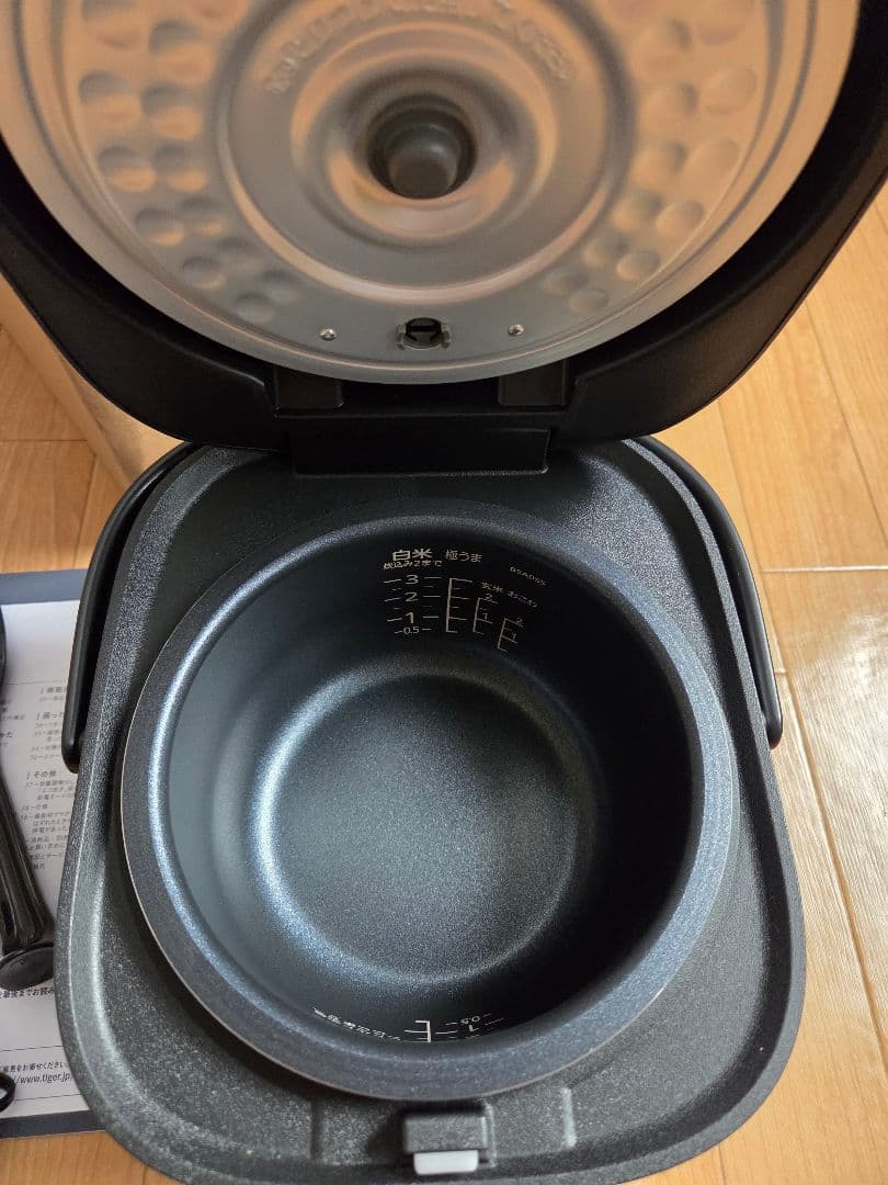 新品未使用 タイガー魔法瓶(TIGER) 3合炊飯器 JBS-B055KL