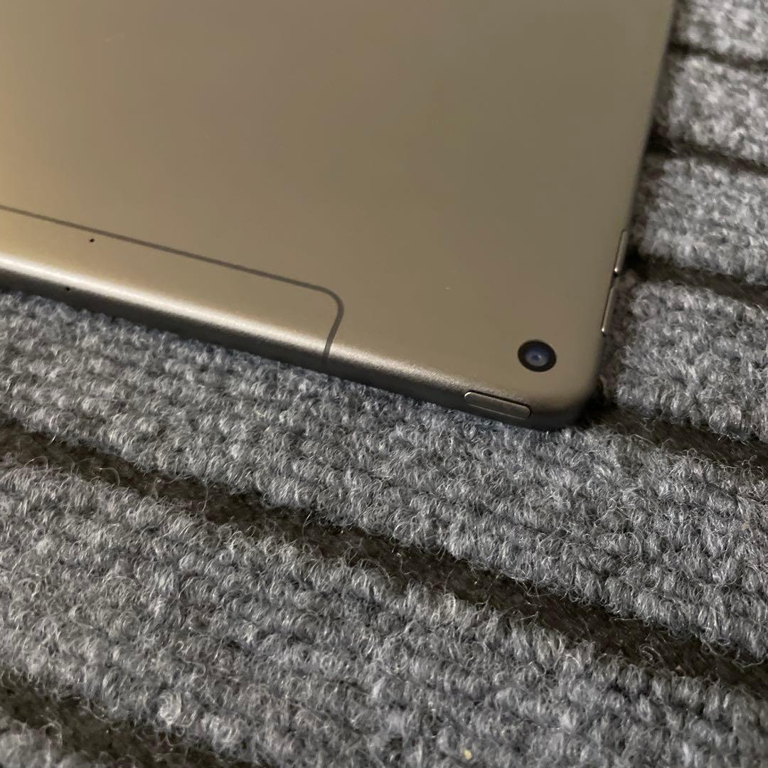 181 iPad Air3 3世代 256GB SIMフリー スペースグレイ