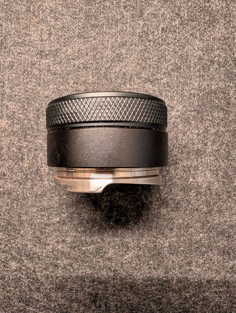 DeLonghi デロンギ デディカ 　タンパー、ディストリビューター付き