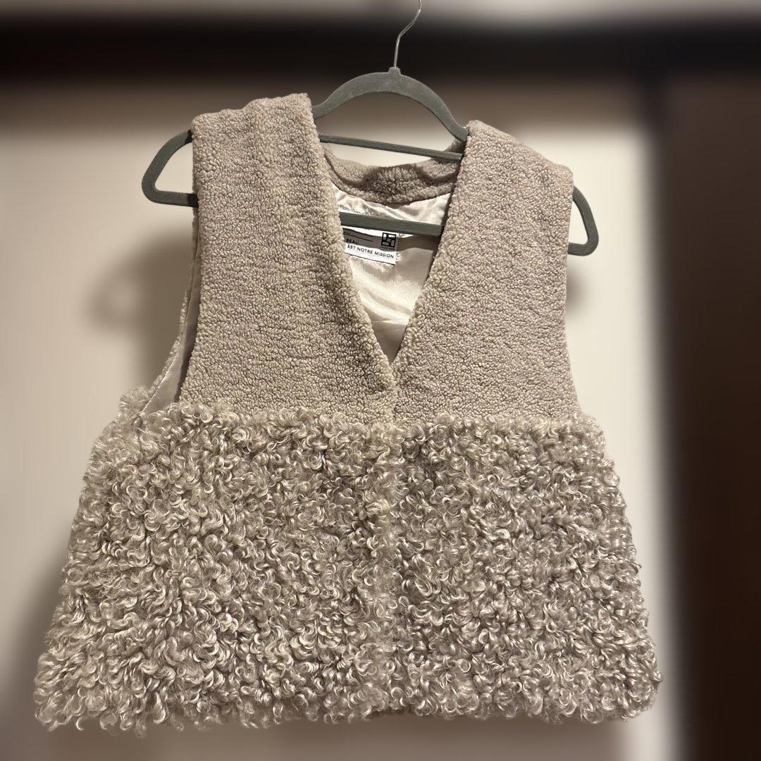 お値下げしました！Mal. ベージュファーベスト