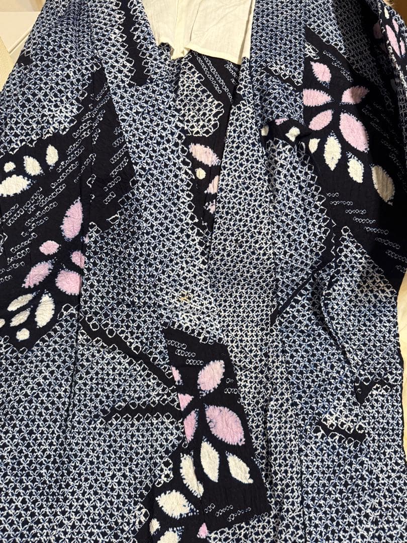 粋な大人の浴衣 ◆ 有松絞り 舞花文 優しい色のシンプルな柄