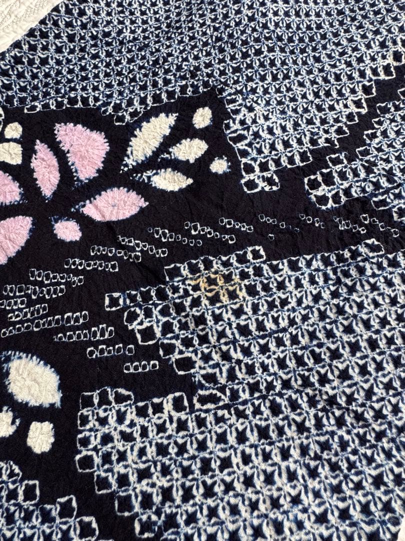 粋な大人の浴衣 ◆ 有松絞り 舞花文 優しい色のシンプルな柄