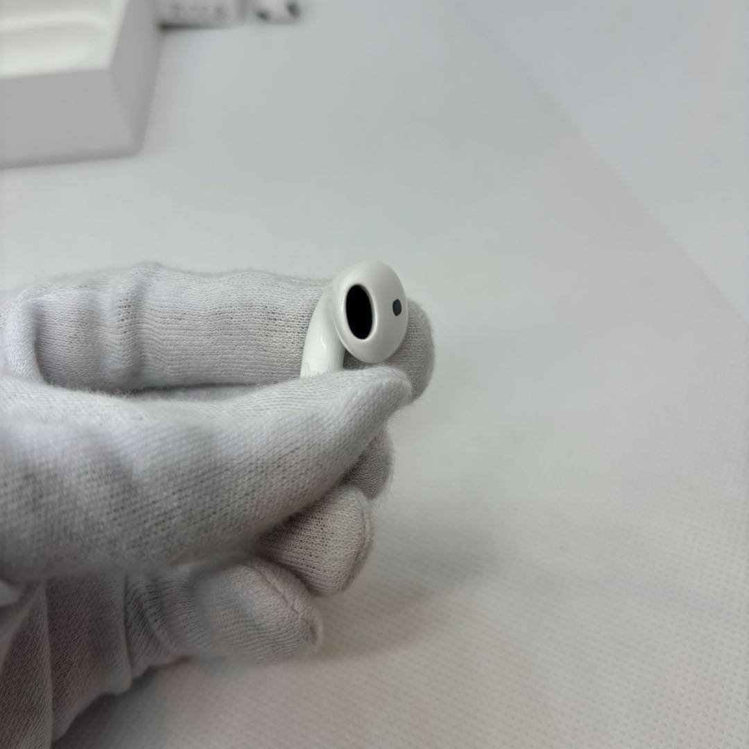 AirPods 4 アクティブノイズキャンセリング搭載 刻印有