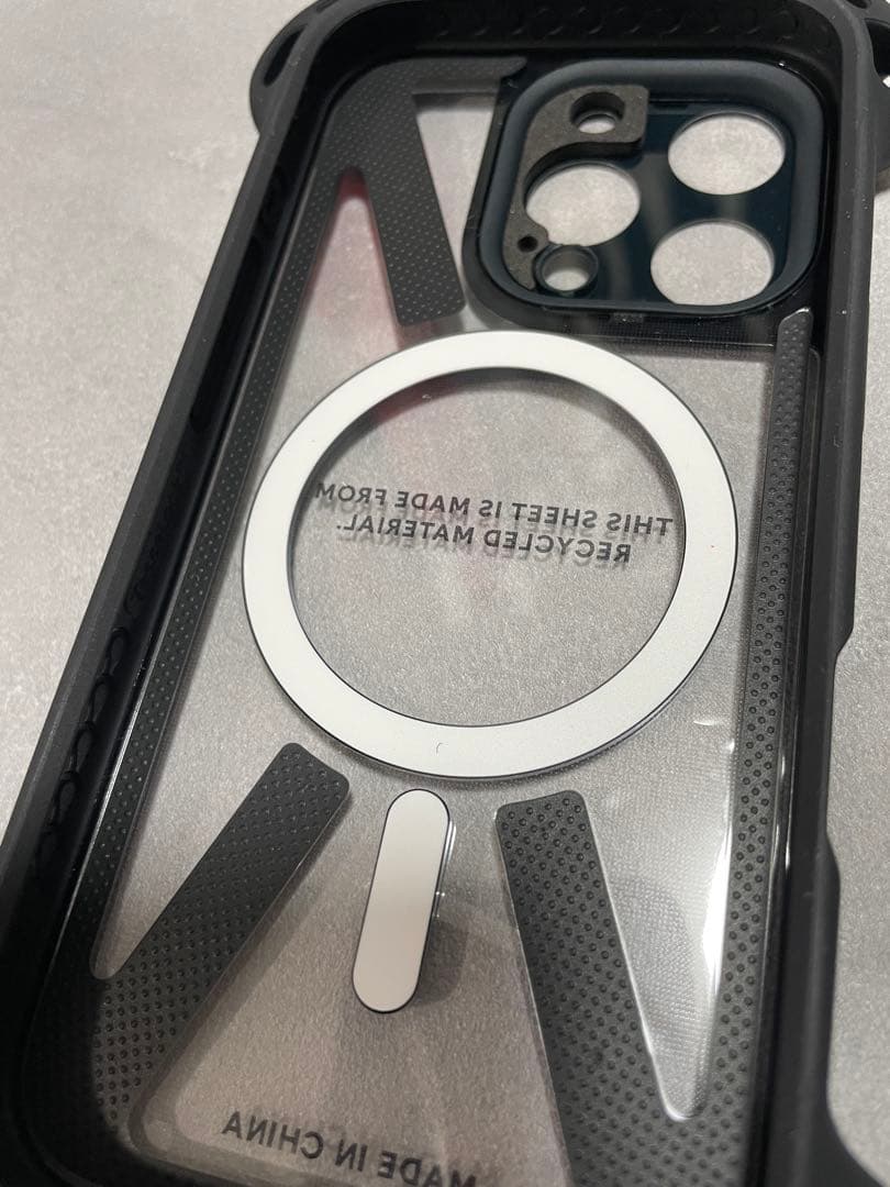 CASETiFY ウルトラバウンス iPhone16pro MagSafe対応