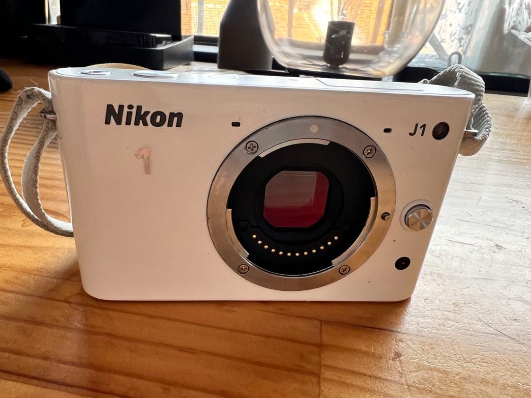 【充電器なし】Nikon J1 ミラーレス一眼カメラ ホワイト