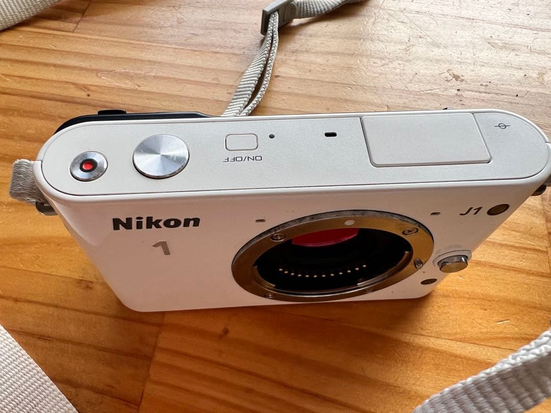 【充電器なし】Nikon J1 ミラーレス一眼カメラ ホワイト