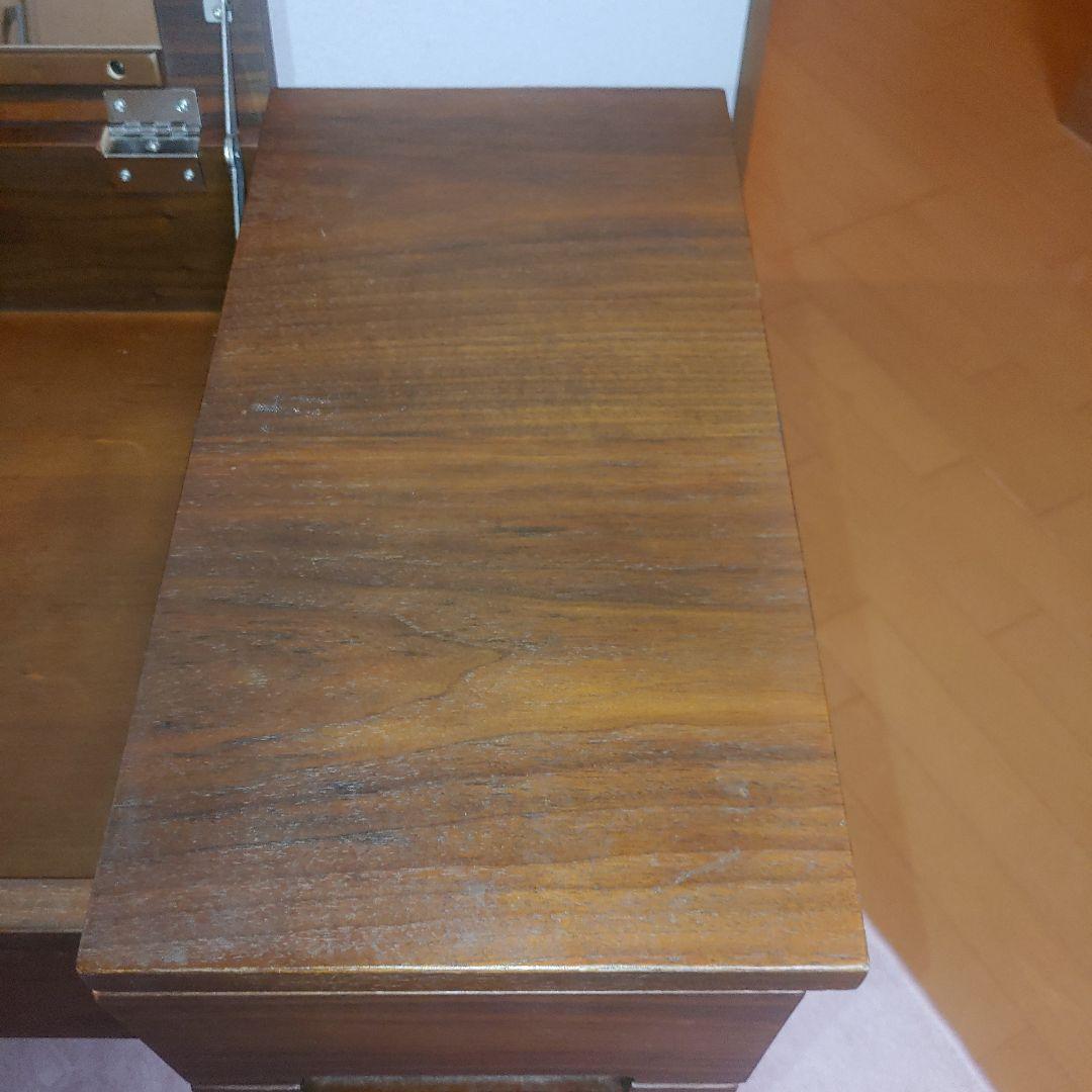 北欧家具　『emo（エモ）』のドレッサー