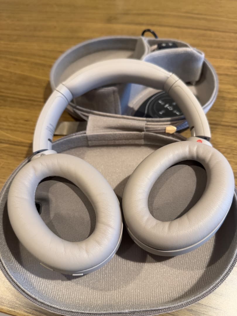 【美品】SONY WH-1000XM4 ワイヤレスヘッドホン グレー