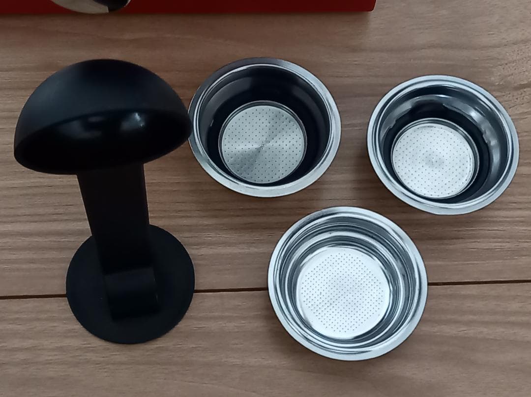 [ 美品 ] デロンギ・エスプレッソマシン ECP3220J レッド