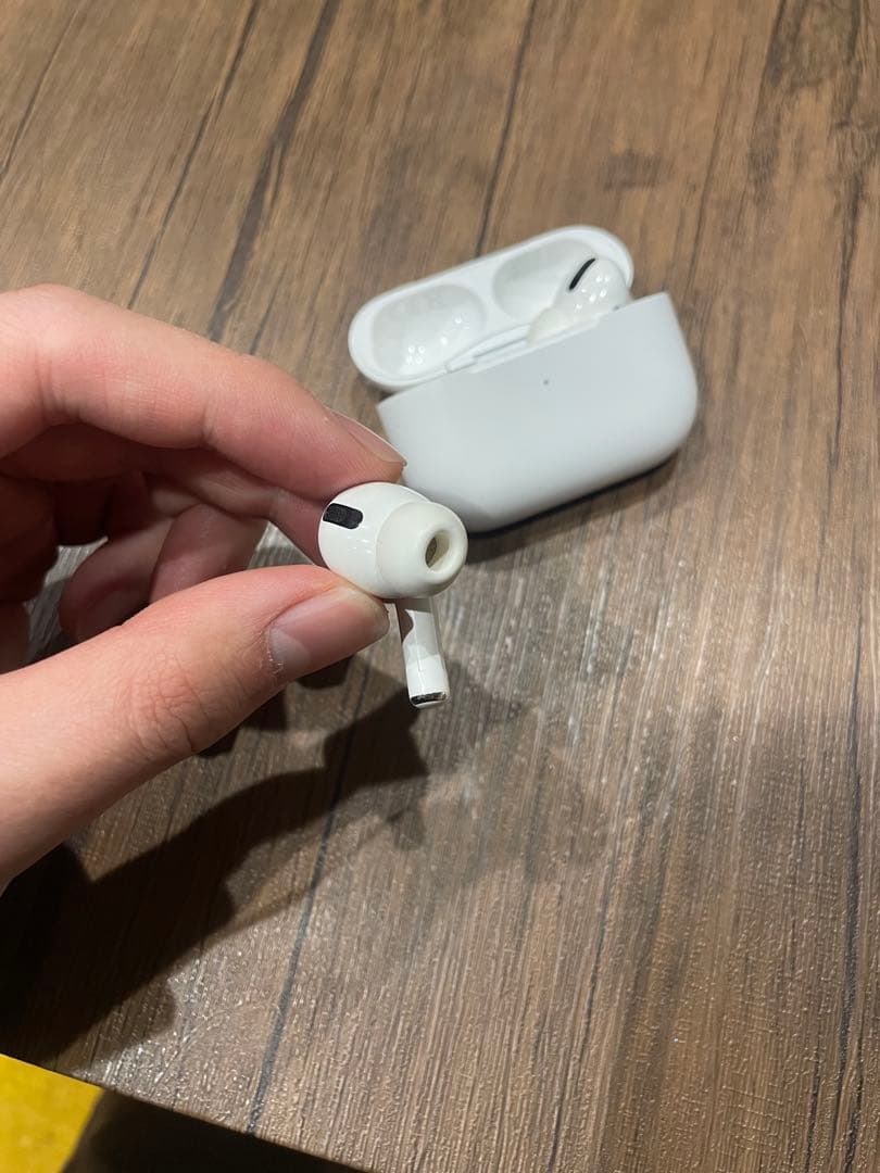 Apple AirPods Pro 第1~2?世代