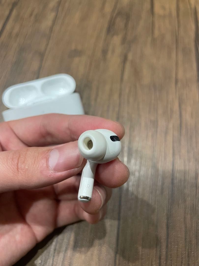 Apple AirPods Pro 第1~2?世代