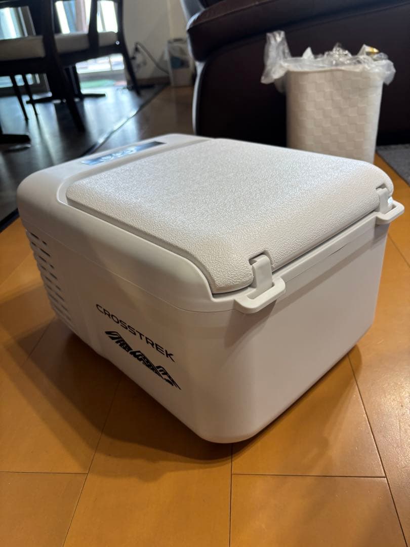 SUBARU × LOGOS ポータブル冷蔵庫・冷凍庫 9L（2025年製）