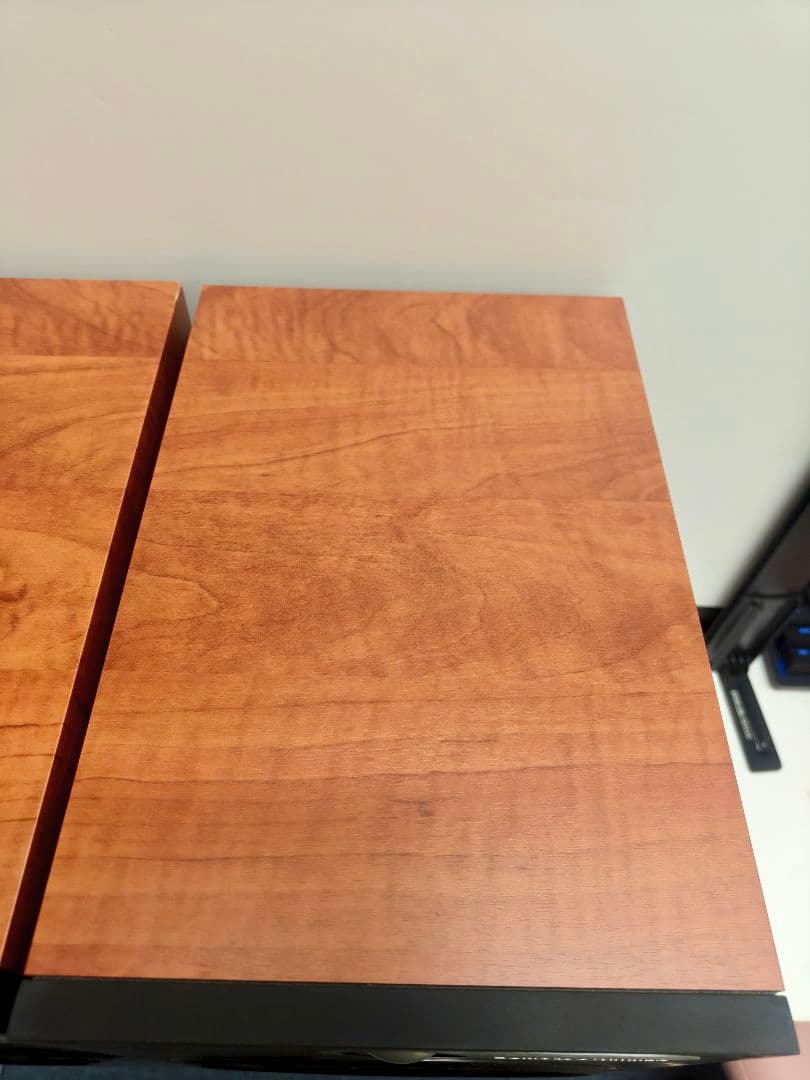 Bowers & Wilkins 685 ブックシェルフスピーカー