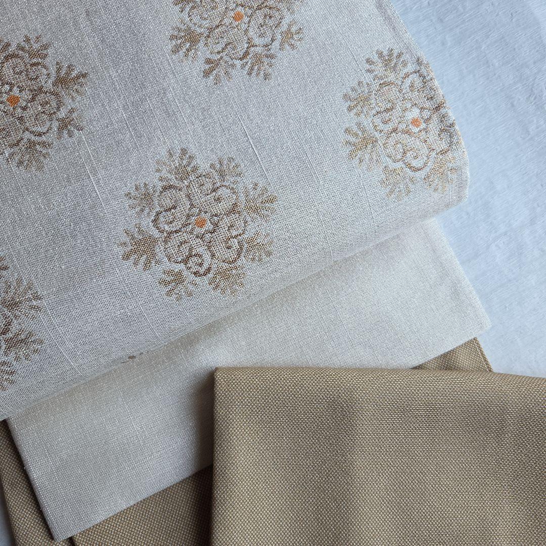 上品な織と煌めき　華文様の袋帯