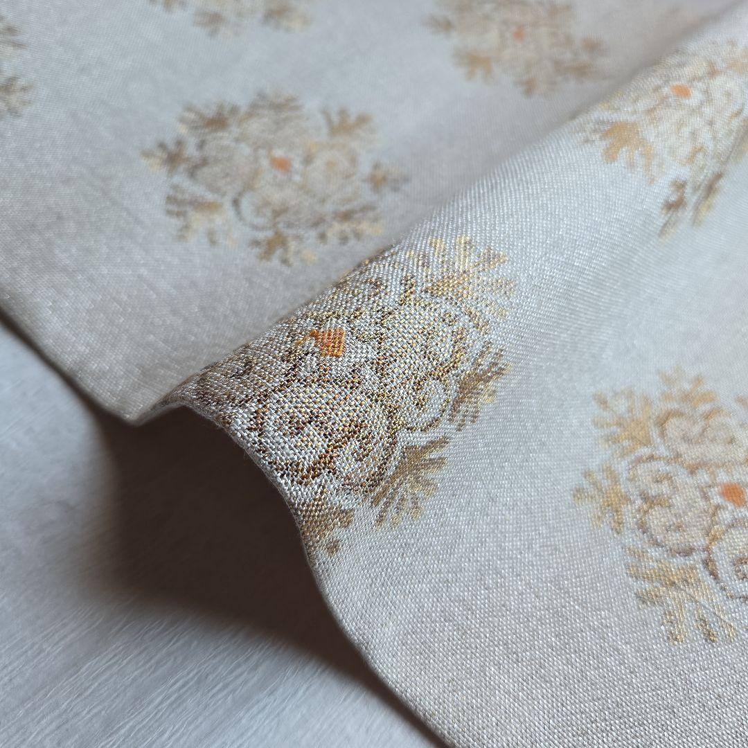 上品な織と煌めき　華文様の袋帯